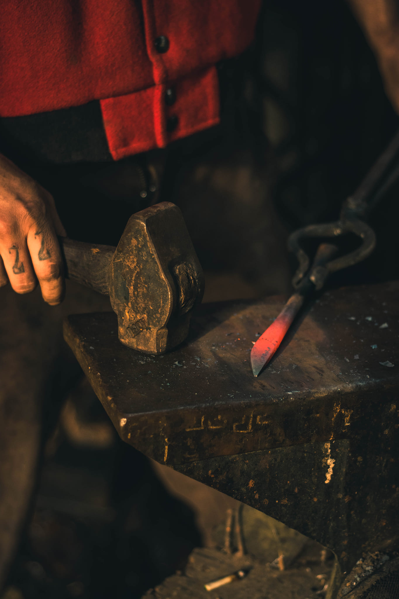 aplanissement de la lame au marteau de forge